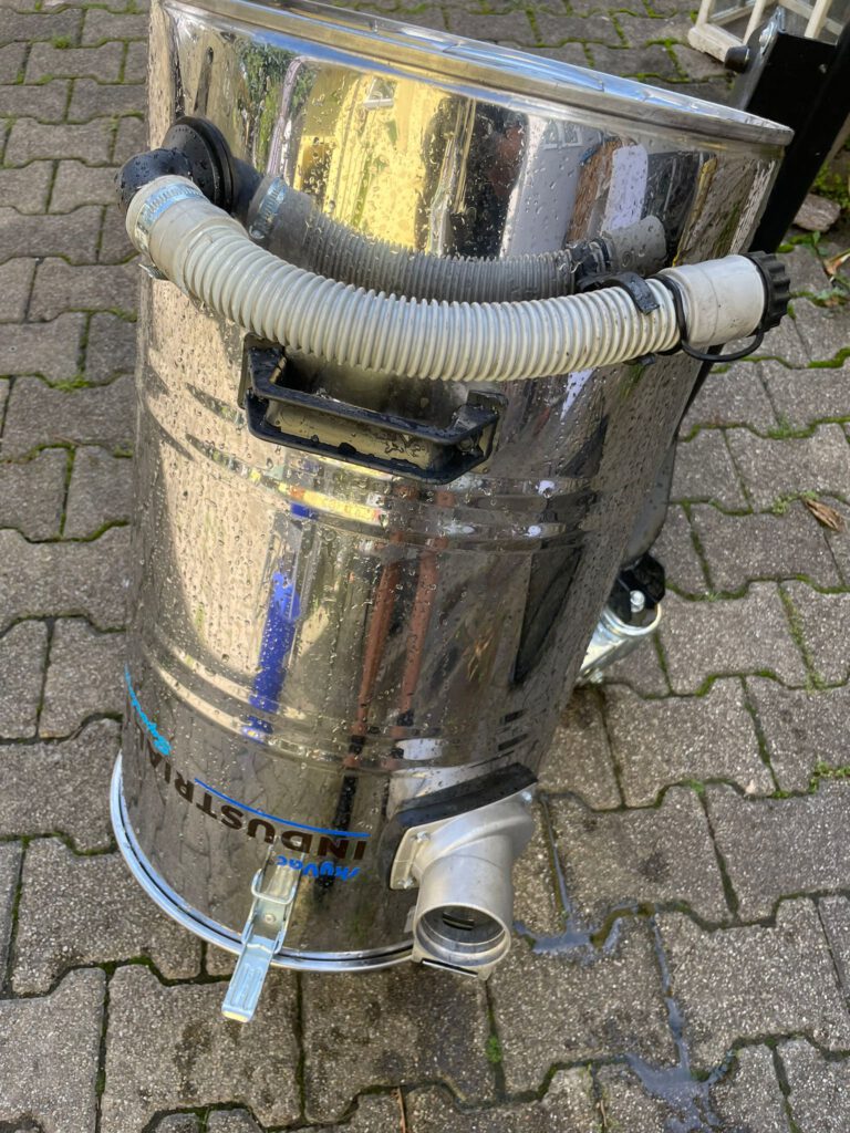 WhatsApp Image 2025-10-06 at 21.09.34 (1)